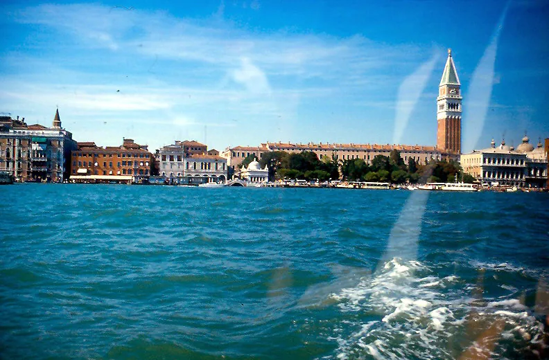 Lagune von Venedig mit Campanile