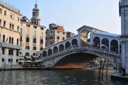 Rialto-Brücke in Venedig