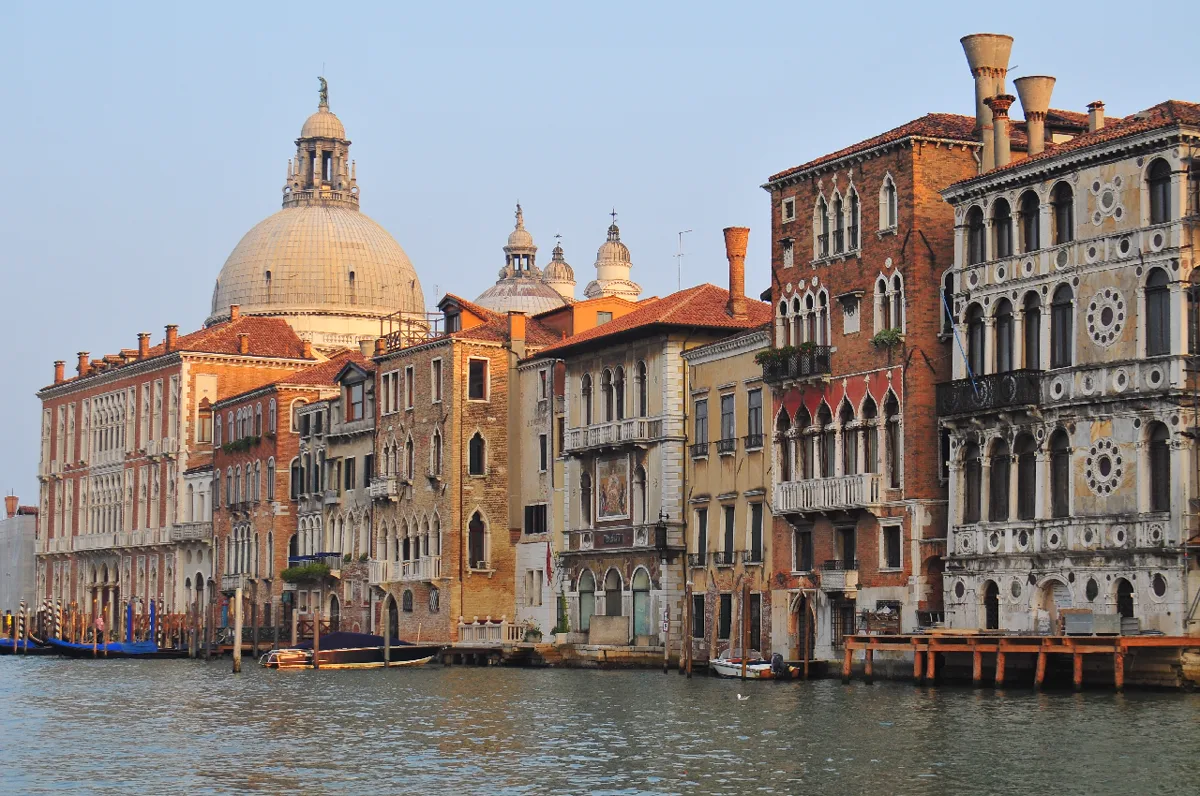 Paläste und Boote am Canal Grande